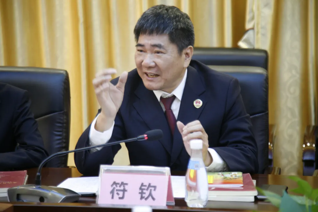 兴宁区检察院:专职委员 符 钦